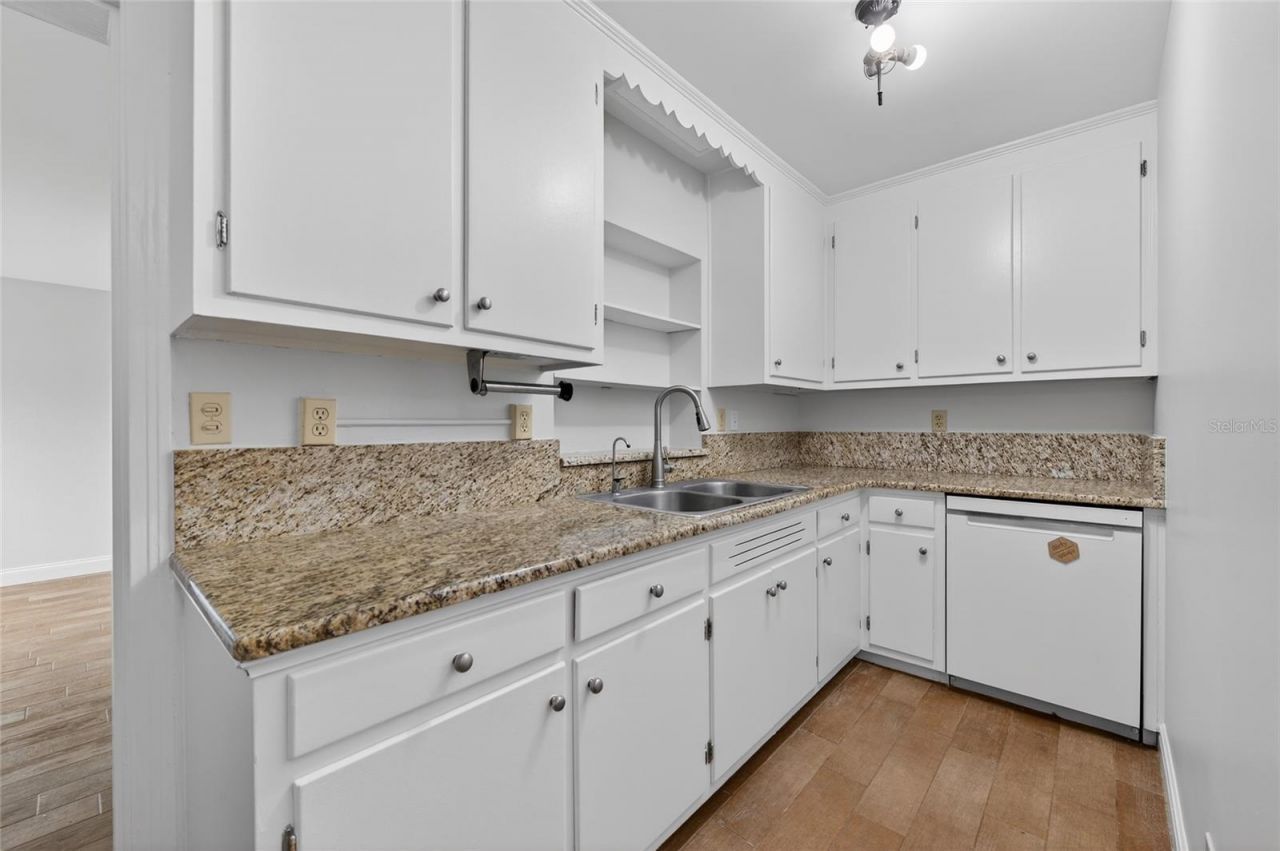 2100 S Peninsula Drive, Daytona Beach, FL 32118 Photo