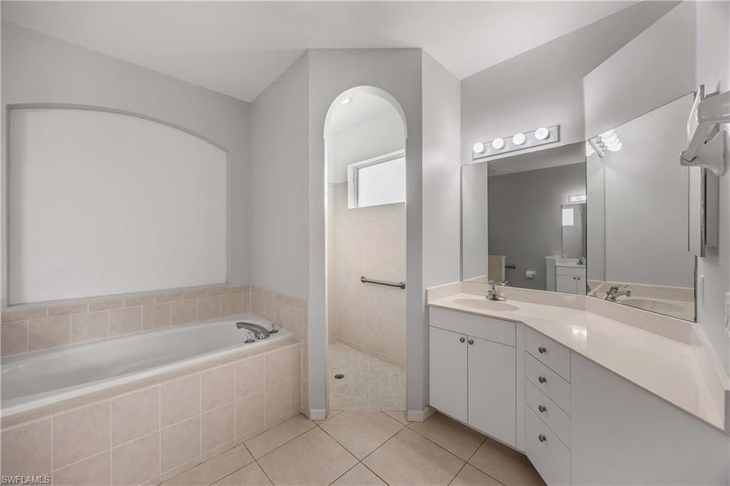 9882 El Greco Cir, Bonita Springs, FL 34135 Photo