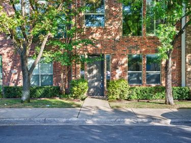 2706 Floyd Street, Dallas, TX 75204