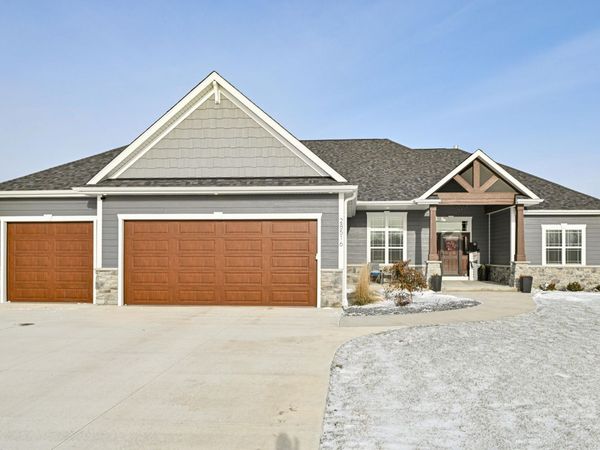 28516 Blue Crane Ct, Rochester, WI 53185