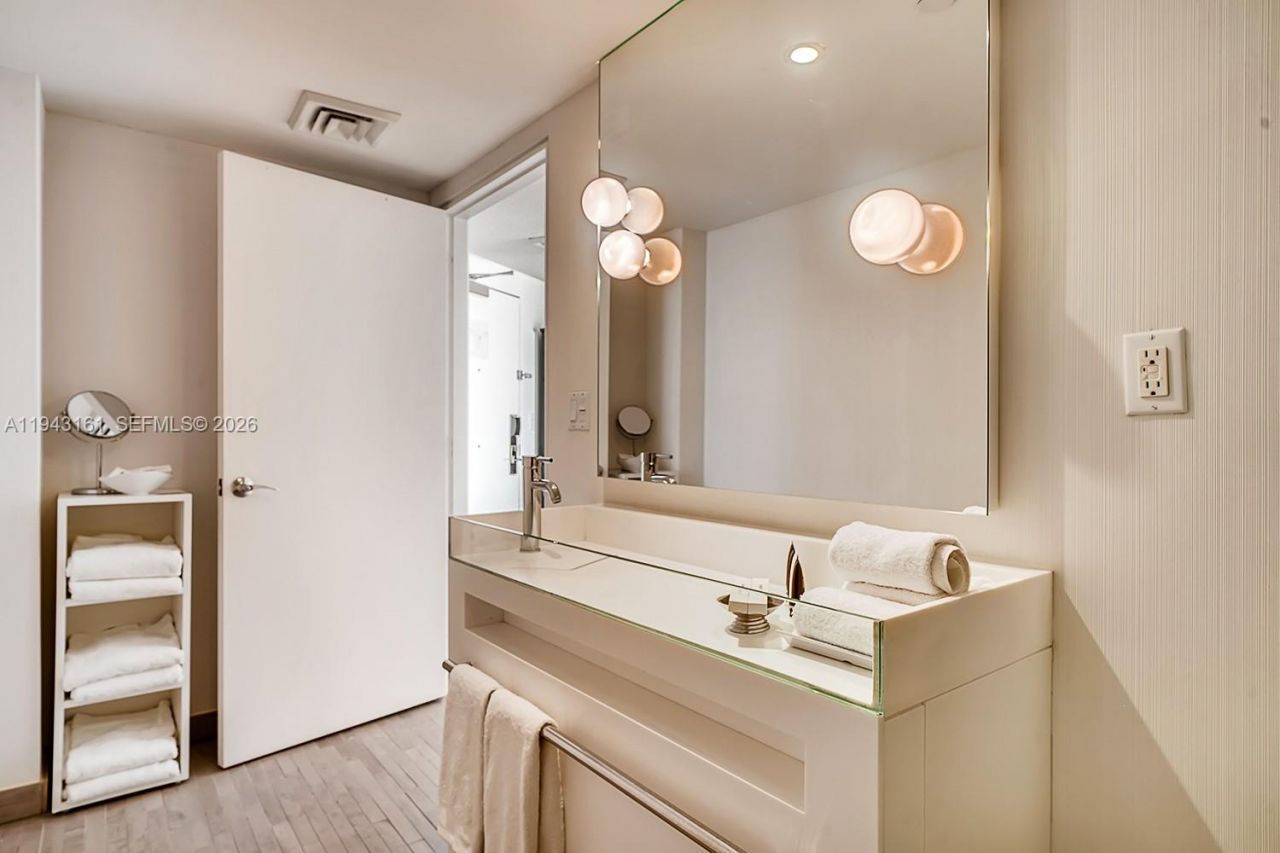 1100 West Ave, Unit 307, Miami Beach, FL 33139 Photo