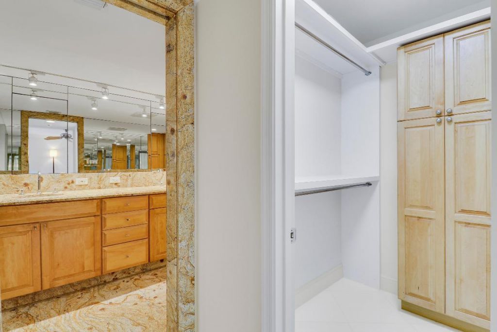 5380 N Ocean Drive, Unit 20b, Singer Island, FL 33404 Photo