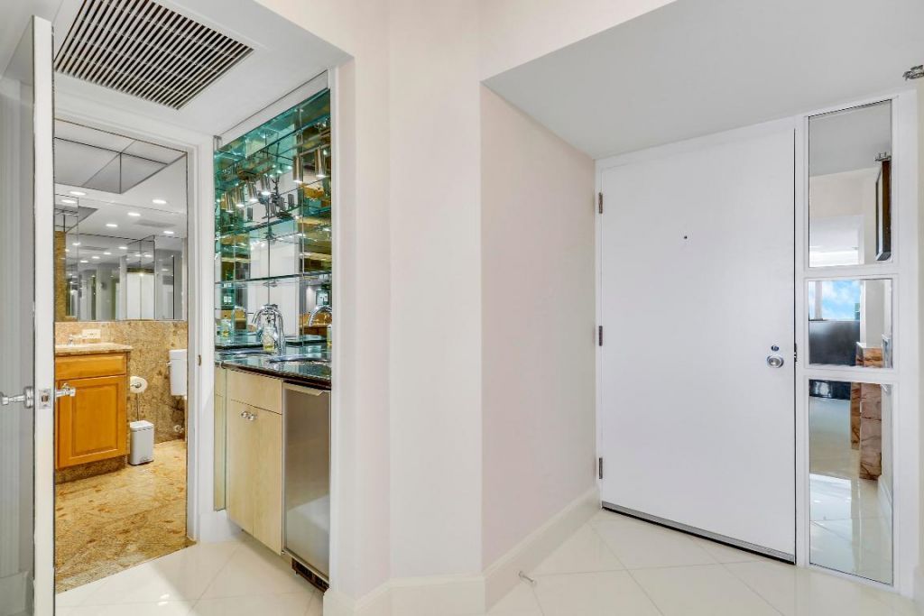 5380 N Ocean Drive, Unit 20b, Singer Island, FL 33404 Photo