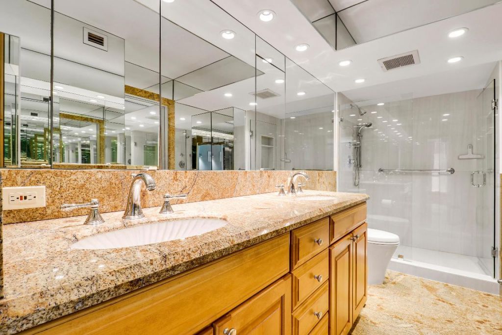 5380 N Ocean Drive, Unit 20b, Singer Island, FL 33404 Photo