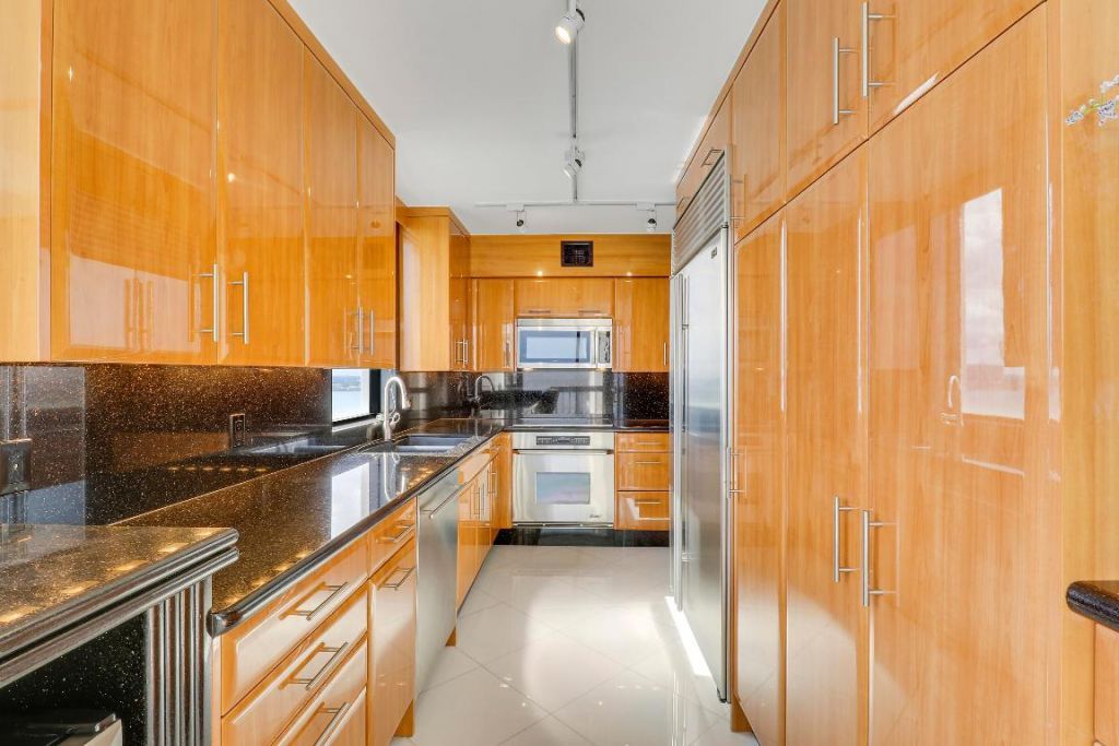 5380 N Ocean Drive, Unit 20b, Singer Island, FL 33404 Photo