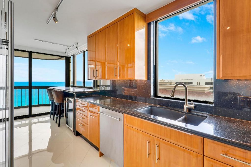 5380 N Ocean Drive, Unit 20b, Singer Island, FL 33404 Photo