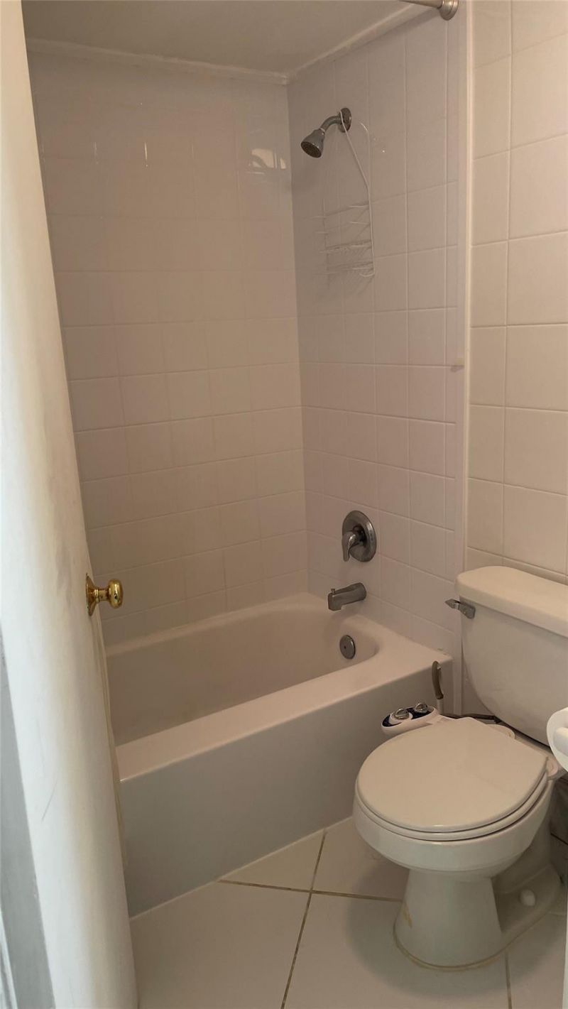 209 N Fort Lauderdale Beach Boulevard, Unit 3D, Fort Lauderdale, FL 33304 Photo