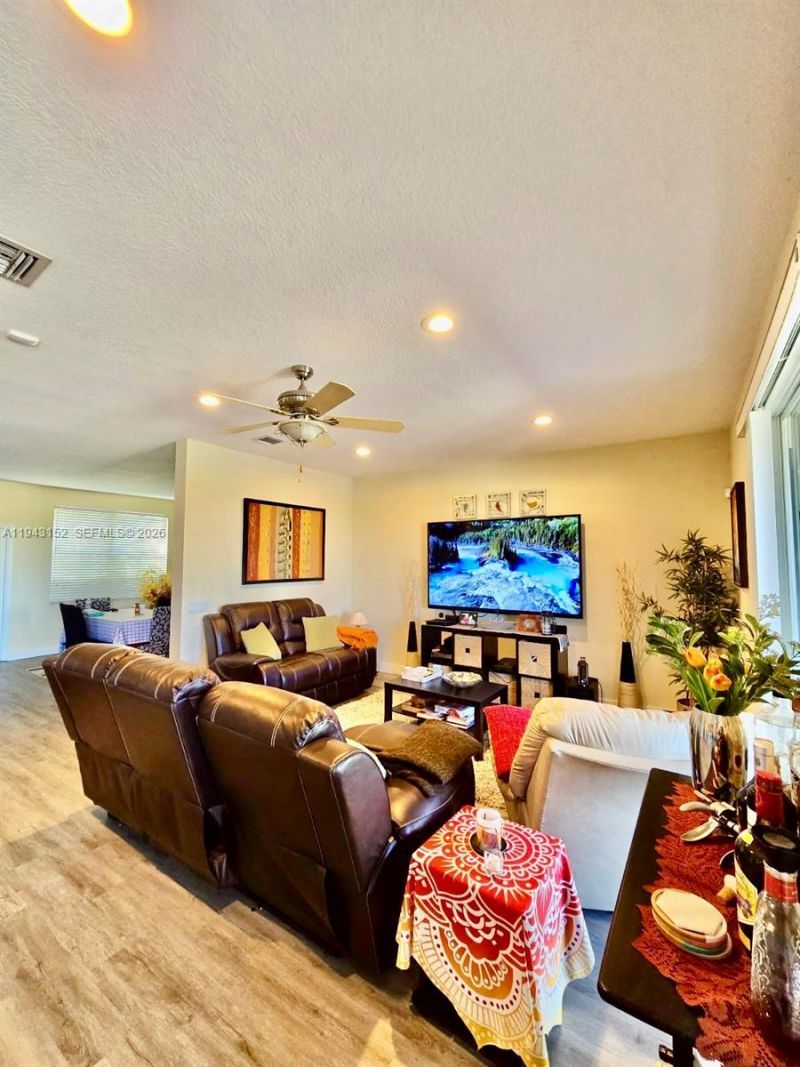 1587 Winterberry Ln, Weston, FL 33327 Photo