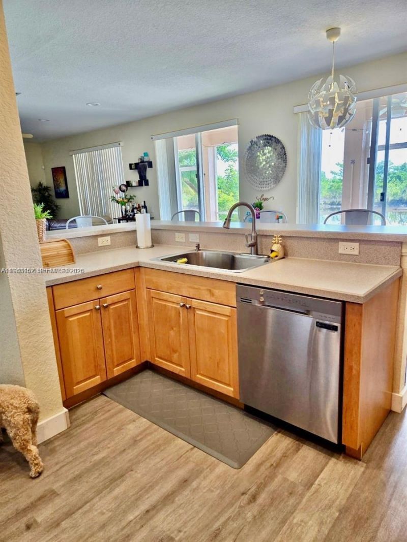 1587 Winterberry Ln, Weston, FL 33327 Photo