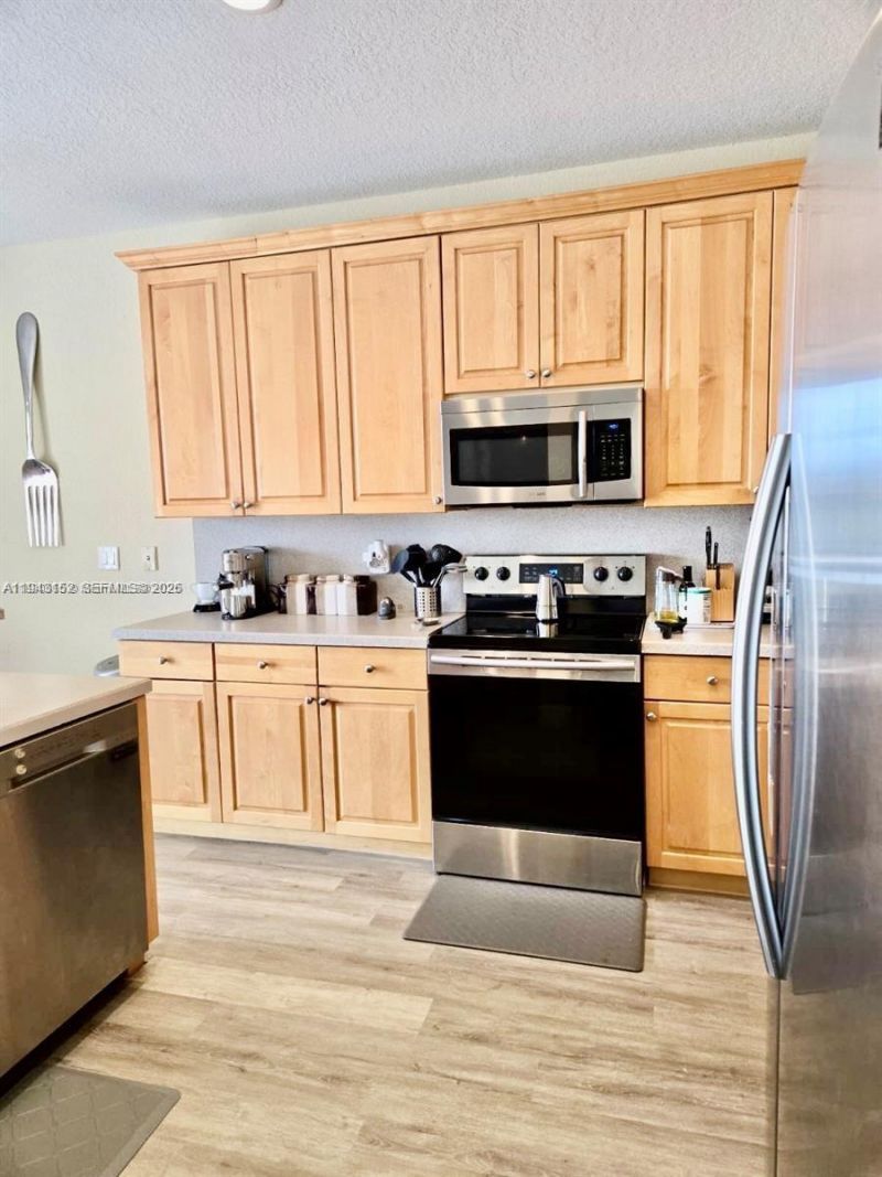 1587 Winterberry Ln, Weston, FL 33327 Photo