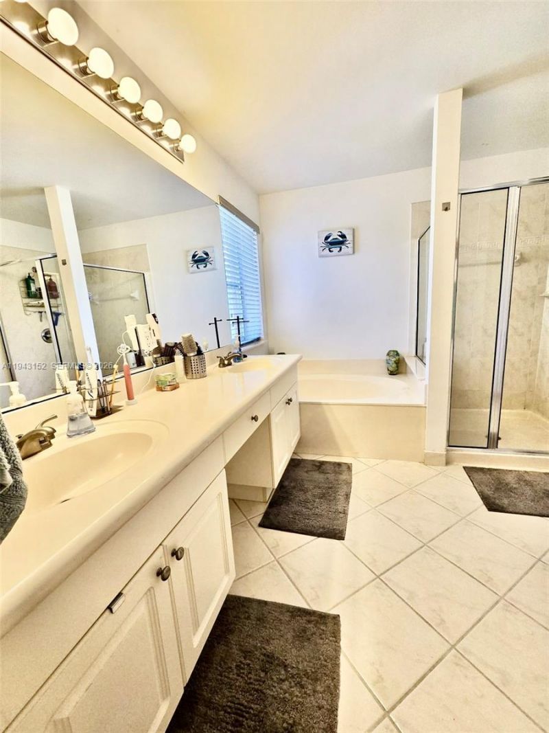 1587 Winterberry Ln, Weston, FL 33327 Photo