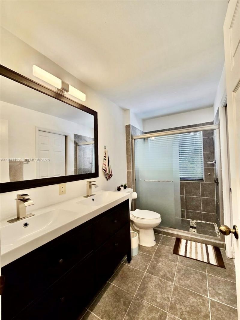 1587 Winterberry Ln, Weston, FL 33327 Photo