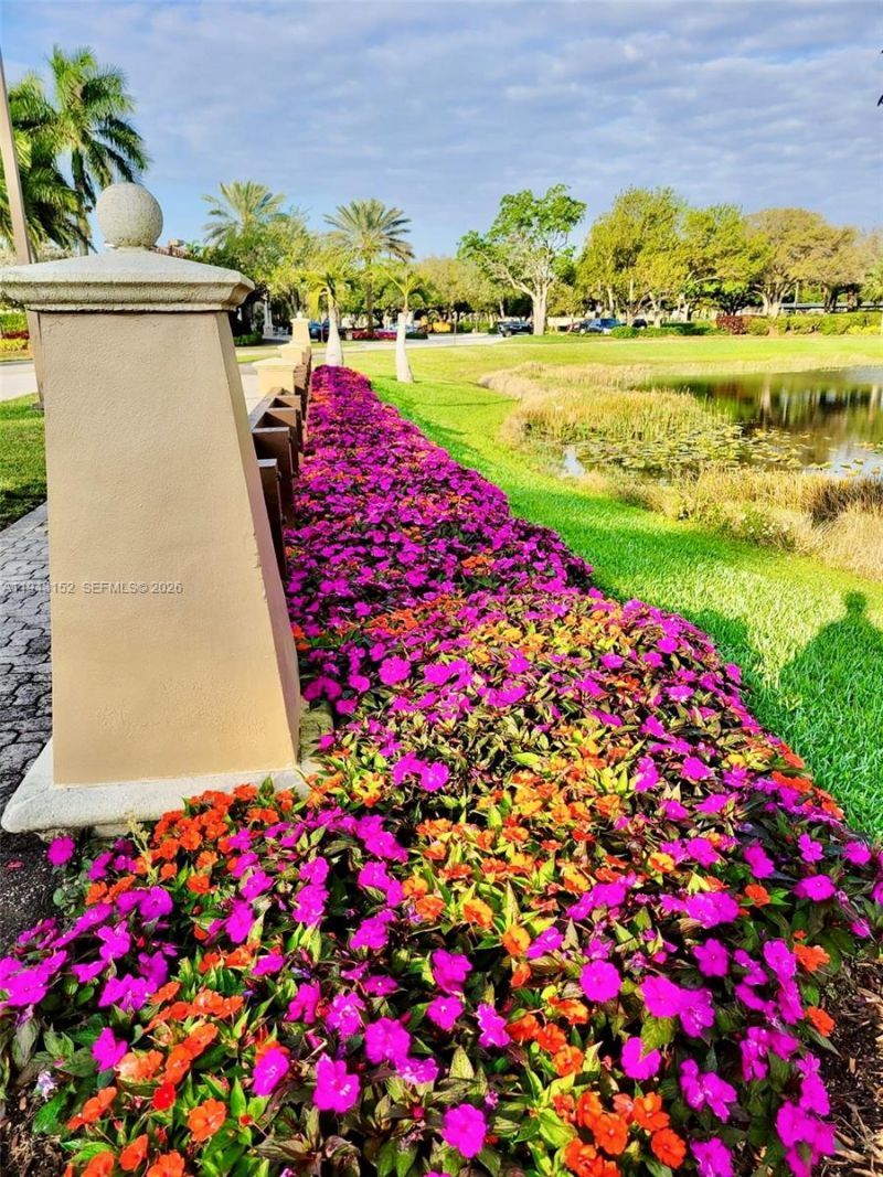 1587 Winterberry Ln, Weston, FL 33327 Photo