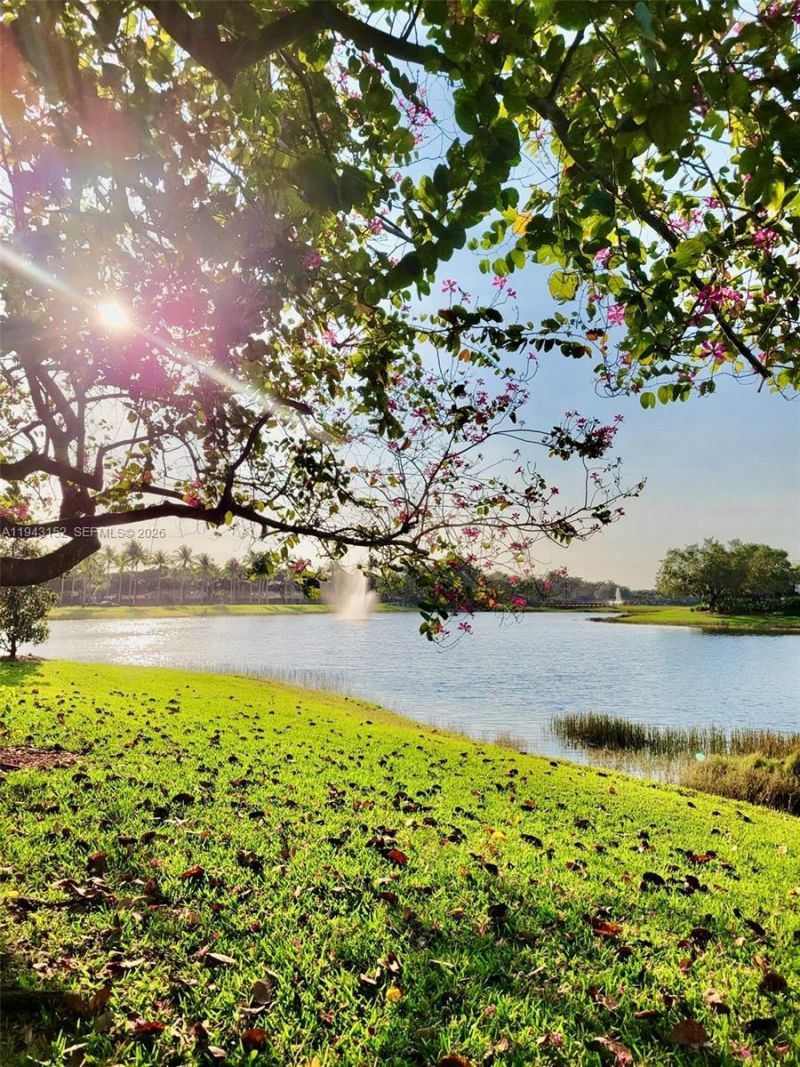 1587 Winterberry Ln, Weston, FL 33327 Photo