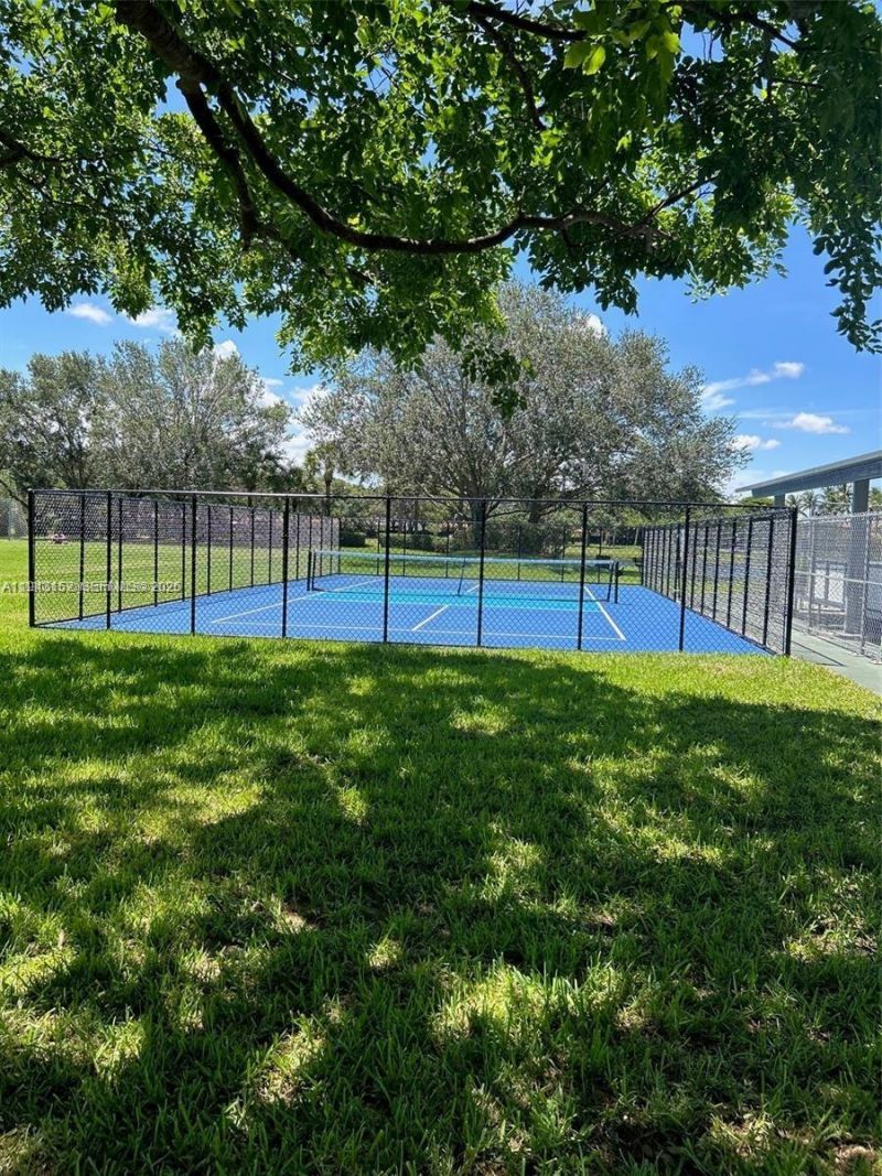 1587 Winterberry Ln, Weston, FL 33327 Photo