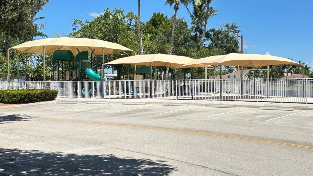 1587 Winterberry Ln, Weston, FL 33327 Photo