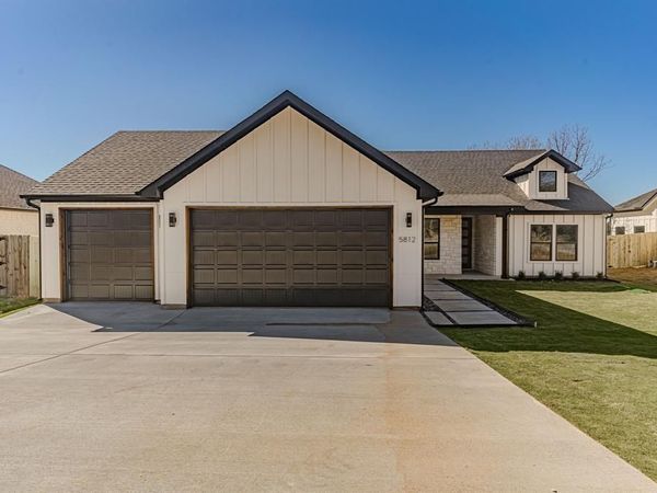 5812 Belaire Circle, Granbury, TX 76048