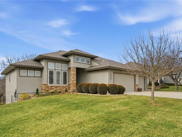 8608 Ridgeway Court, Raytown, MO 64138