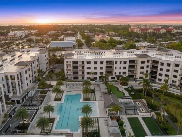 1125 Central AVE, Unit 463, NAPLES, FL 34102