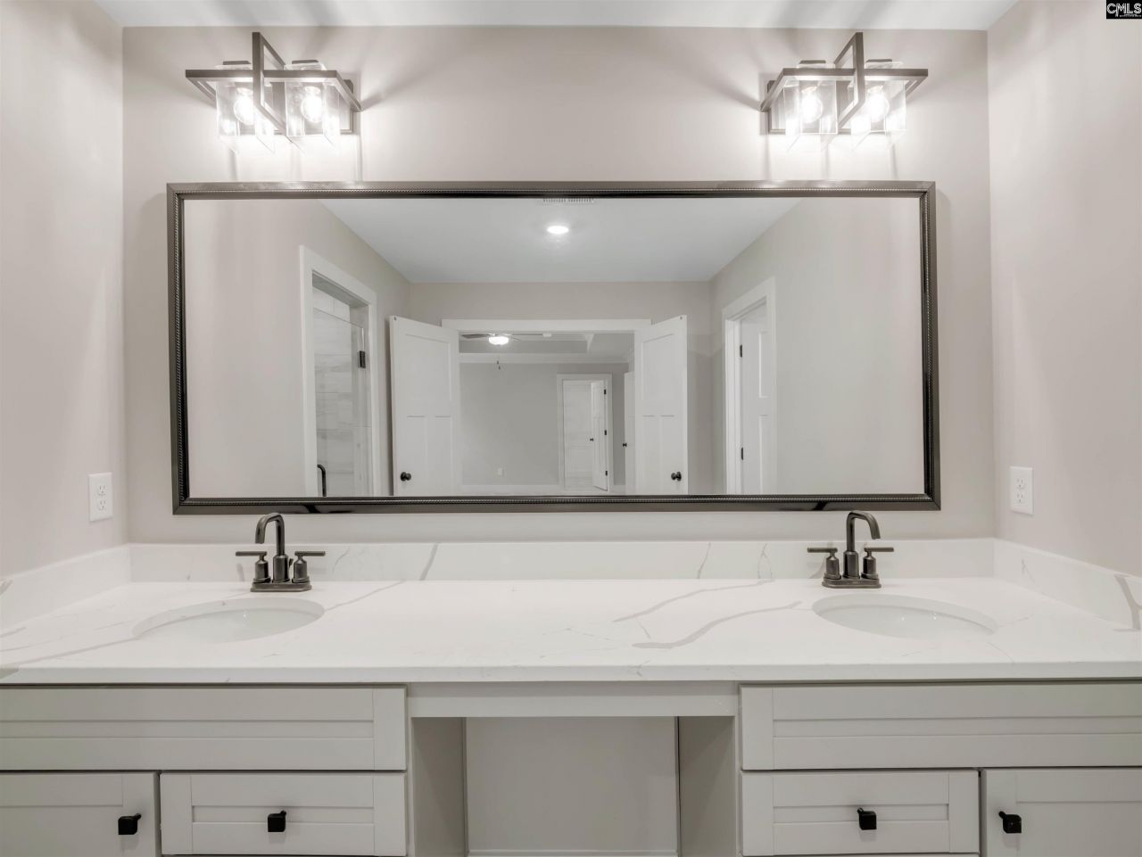 8 Elk Run Court Photo 21