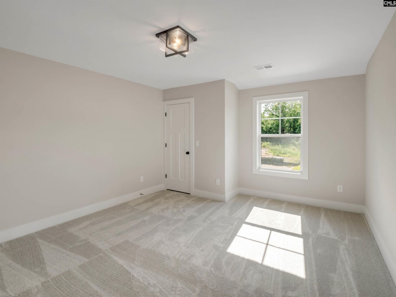 8 Elk Run Court Photo 29