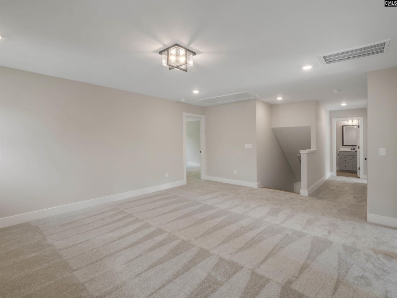 8 Elk Run Court Photo 31