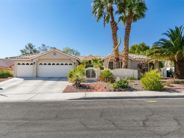 7813 Waterfalls Avenue , Las Vegas, NV 89128
