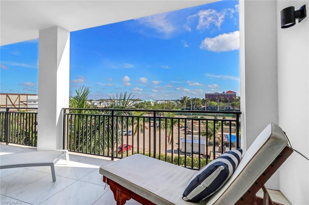1135 3rd Ave S, Unit 415, Naples, FL 34102 Photo
