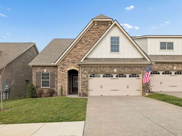 892 Meadowcrest Way, Lebanon, TN 37090
