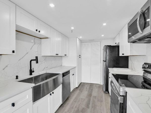 859 Jeffery Street, Unit 810, Boca Raton, FL 33487