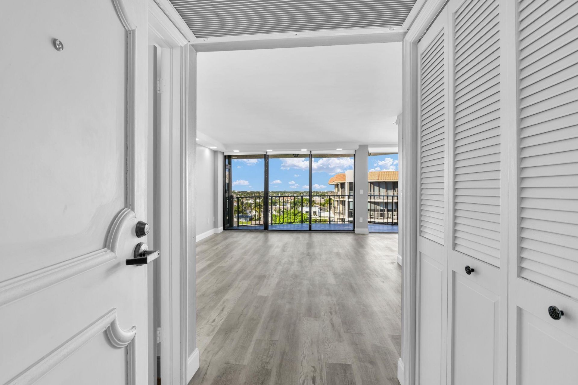 859 Jeffery Street, Unit 810, Boca Raton, FL 33487 Photo