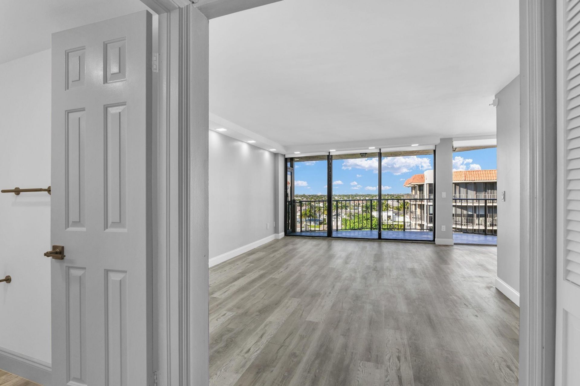 859 Jeffery Street, Unit 810, Boca Raton, FL 33487 Photo