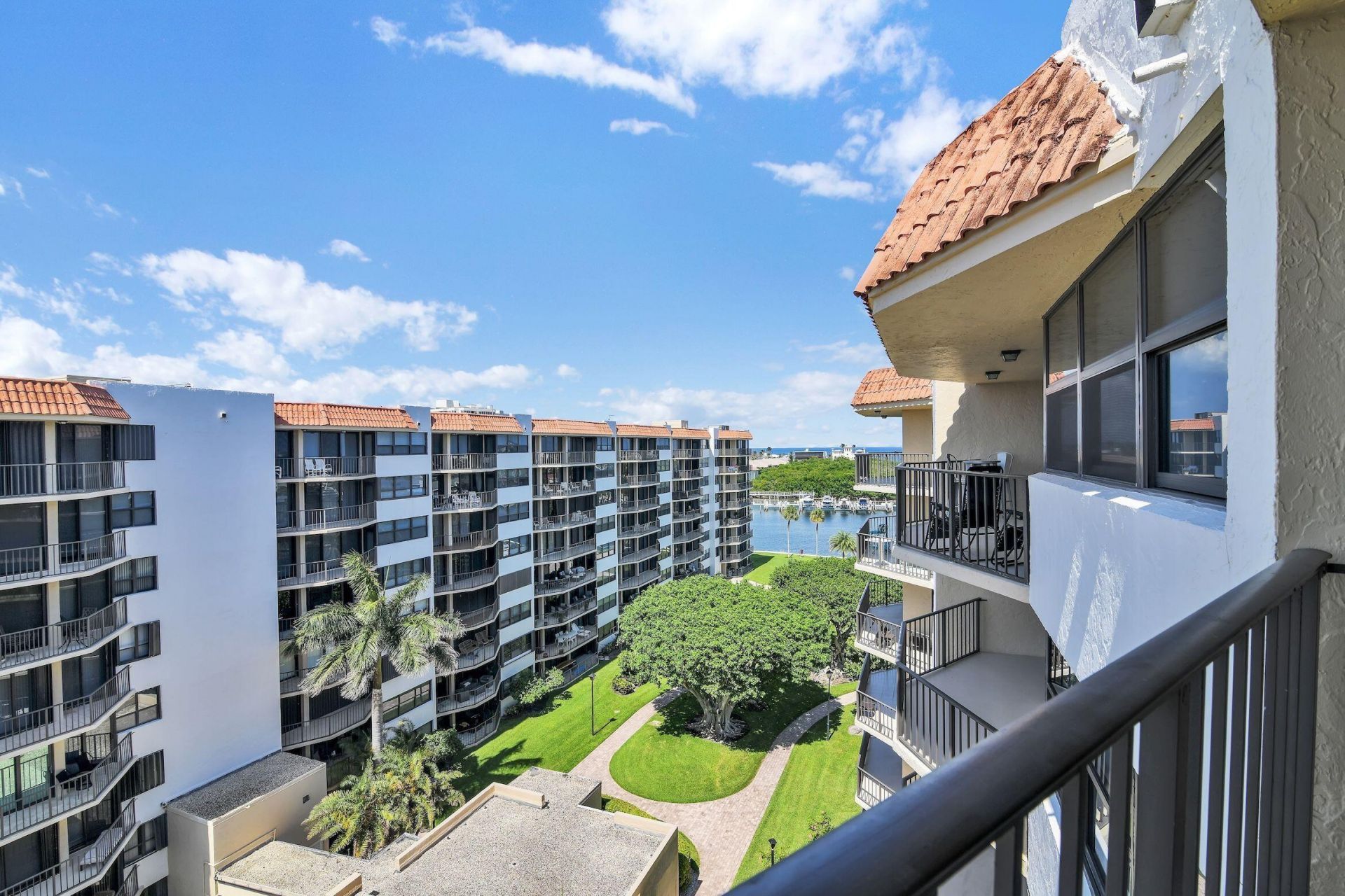 859 Jeffery Street, Unit 810, Boca Raton, FL 33487 Photo