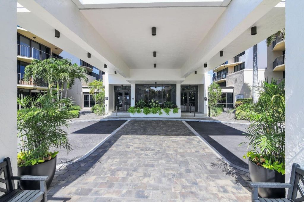 859 Jeffery Street, Unit 810, Boca Raton, FL 33487 Photo