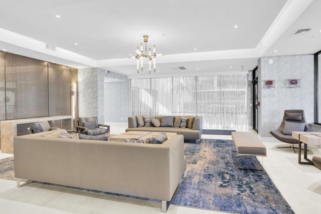 859 Jeffery Street, Unit 810, Boca Raton, FL 33487 Photo