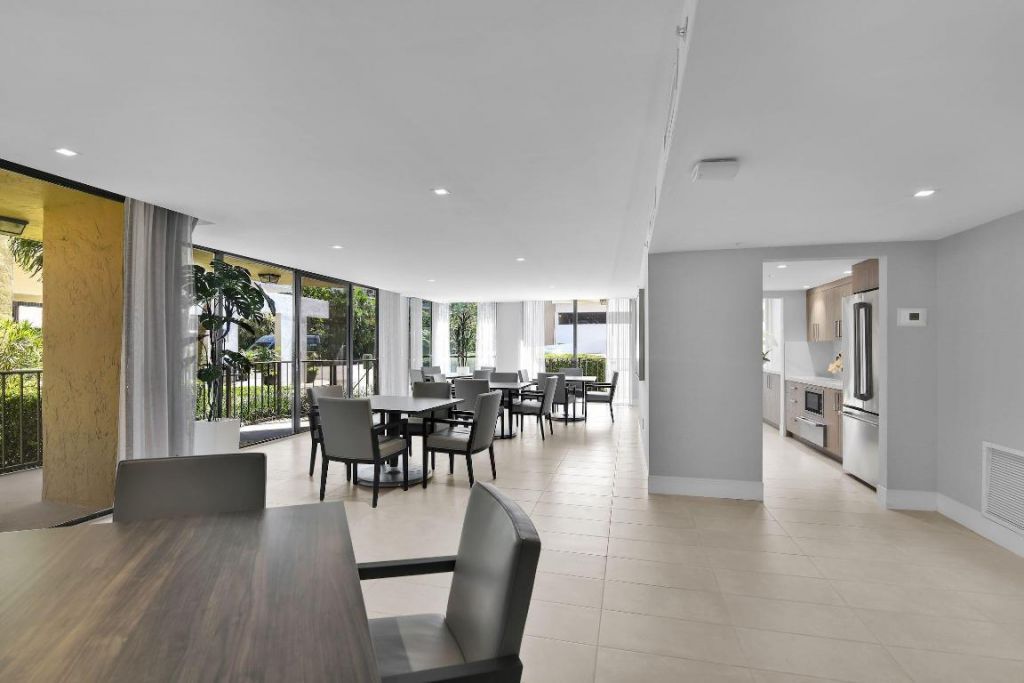 859 Jeffery Street, Unit 810, Boca Raton, FL 33487 Photo