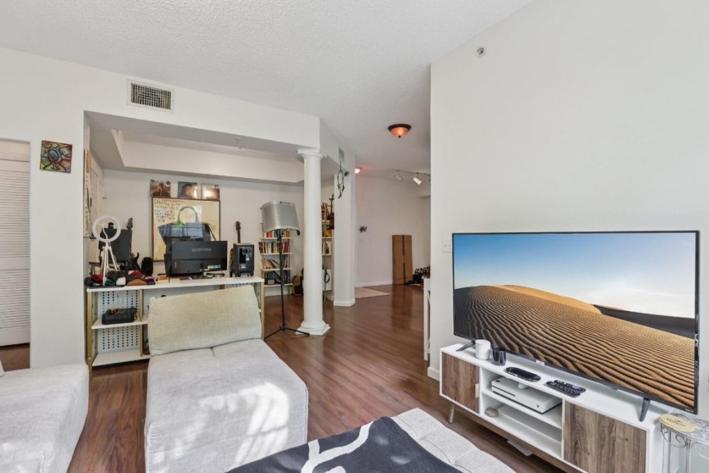 533 NE 3rd Avenue, Unit 321, Fort Lauderdale, FL 33301 Photo