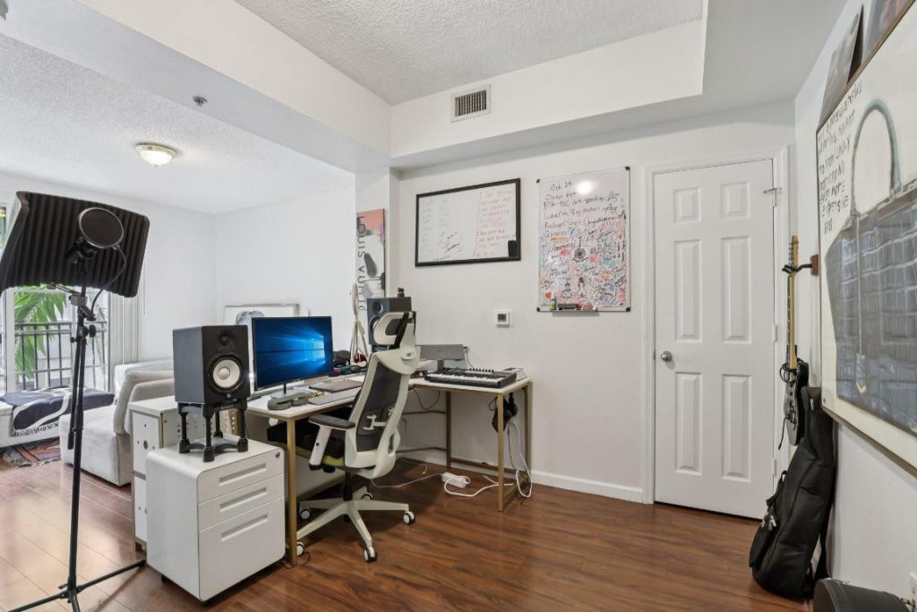 533 NE 3rd Avenue, Unit 321, Fort Lauderdale, FL 33301 Photo