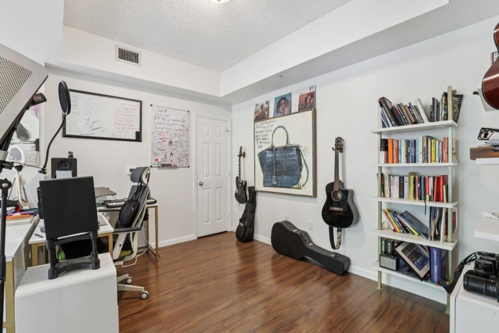 533 NE 3rd Avenue, Unit 321, Fort Lauderdale, FL 33301 Photo