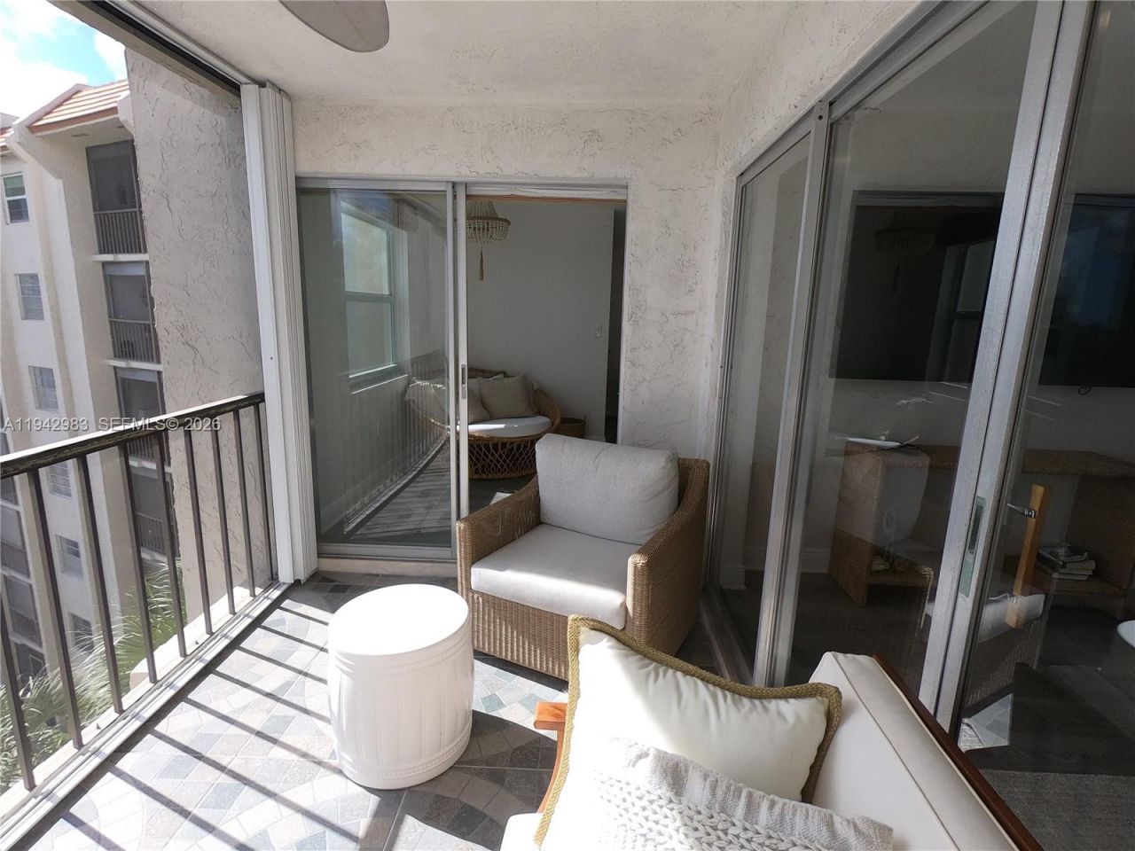 3930 Inverrary Blvd, Unit 604-D, Lauderhill, FL 33319 Photo