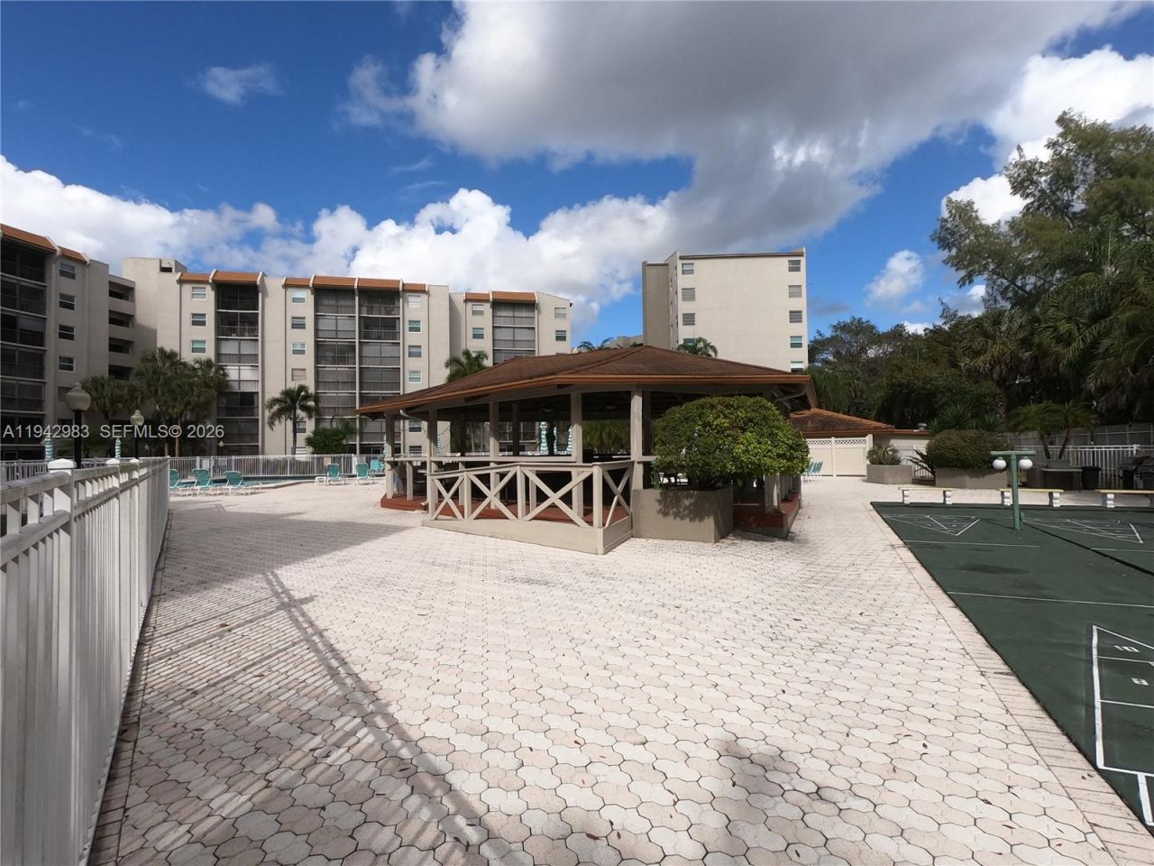 3930 Inverrary Blvd, Unit 604-D, Lauderhill, FL 33319 Photo