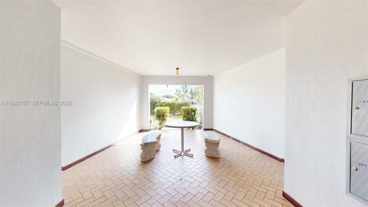 7877 Golf Cir Dr, Unit 304, Margate, FL 33063 Photo