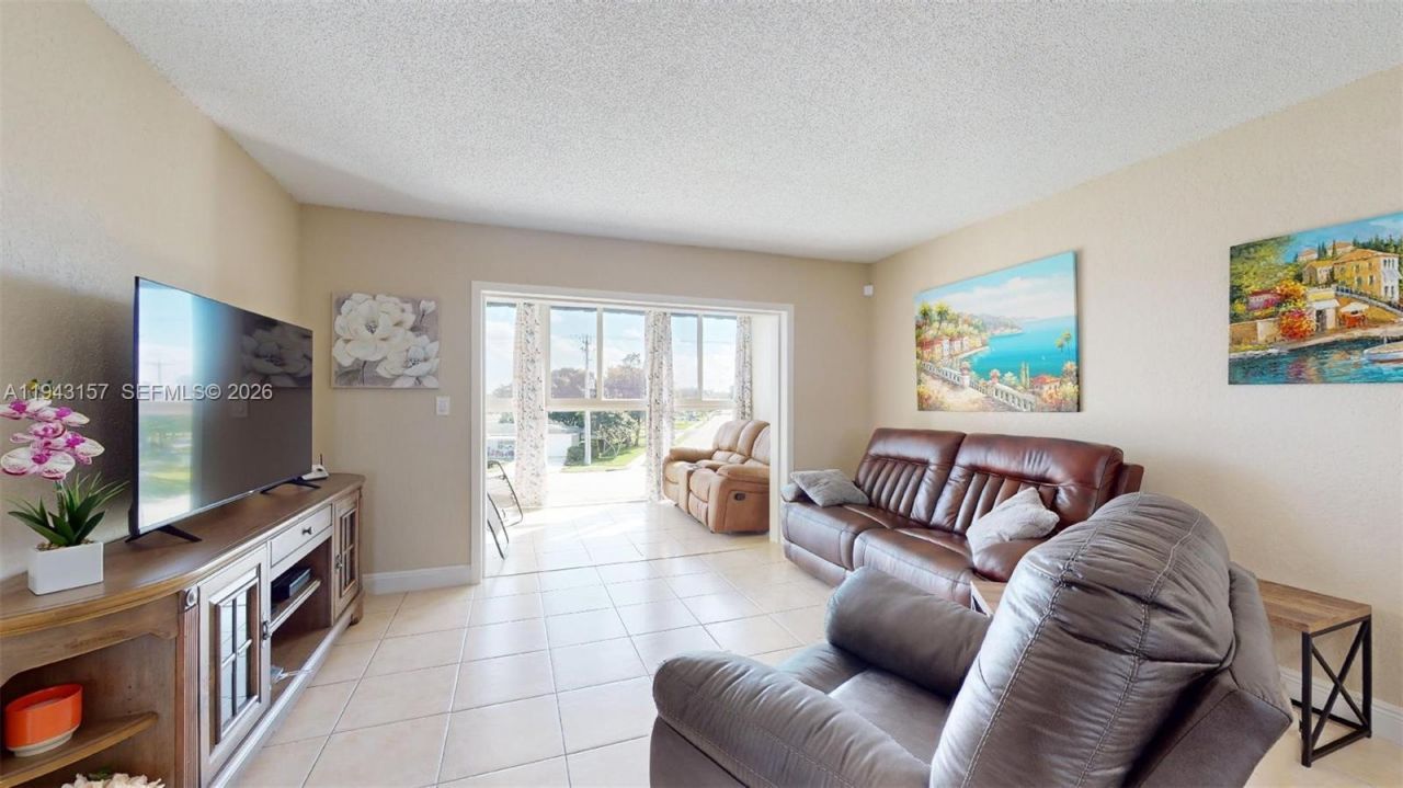 7877 Golf Cir Dr, Unit 304, Margate, FL 33063 Photo