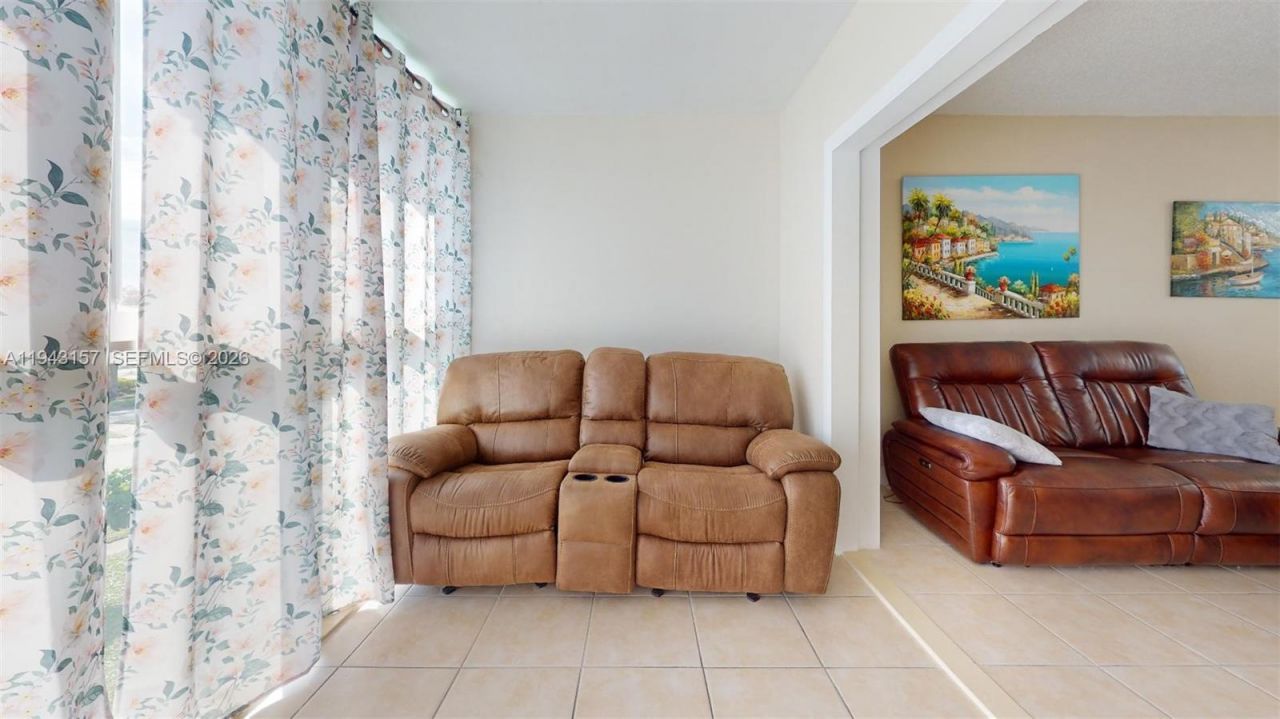 7877 Golf Cir Dr, Unit 304, Margate, FL 33063 Photo