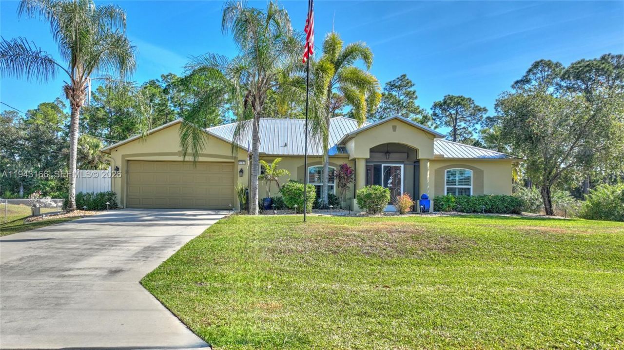 1004 Palmetto Ave, Lehigh Acres, FL 33972 Photo