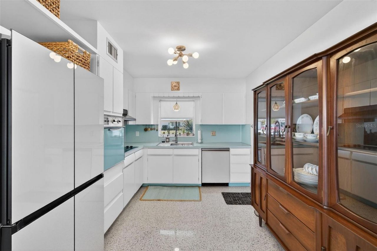 1842 59th Way N, Saint Petersburg, FL 33710 Photo