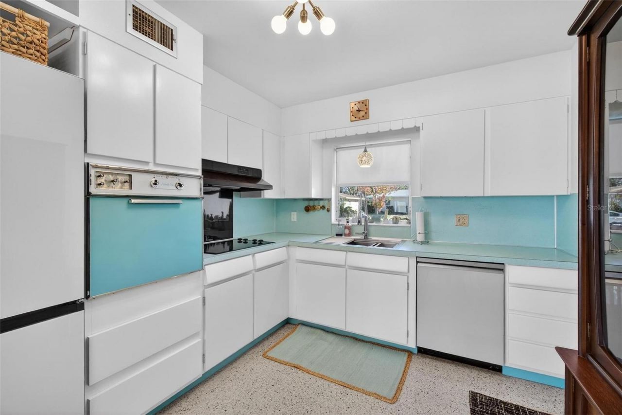 1842 59th Way N, Saint Petersburg, FL 33710 Photo