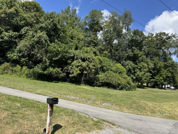 2107 Parkview Dr, Fairmont, WV 26554