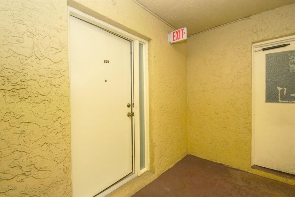 10762 La Placida Drive, Unit 205, Coral Springs, FL 33065 Photo