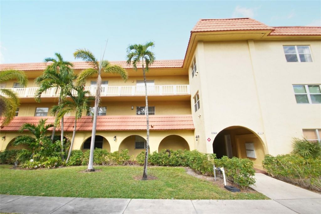 10762 La Placida Drive, Unit 205, Coral Springs, FL 33065 Photo